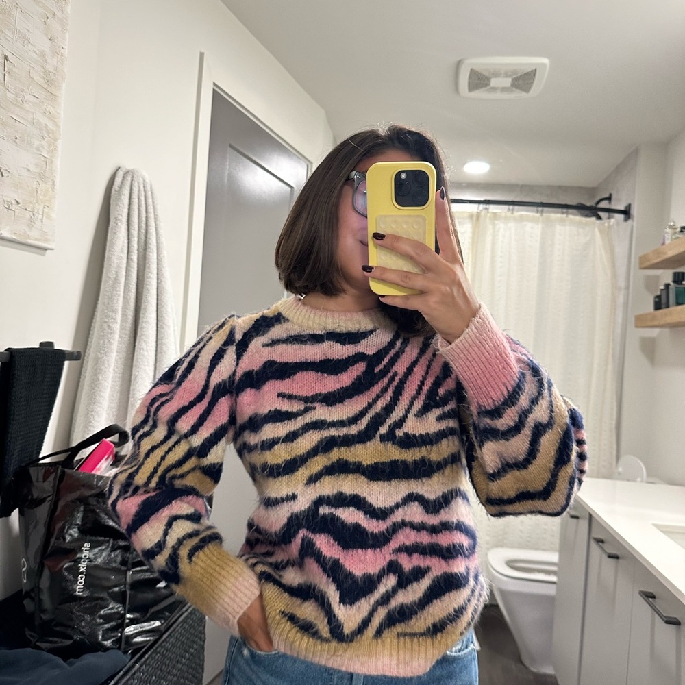 Mango Sweater - Picture 4 of 4